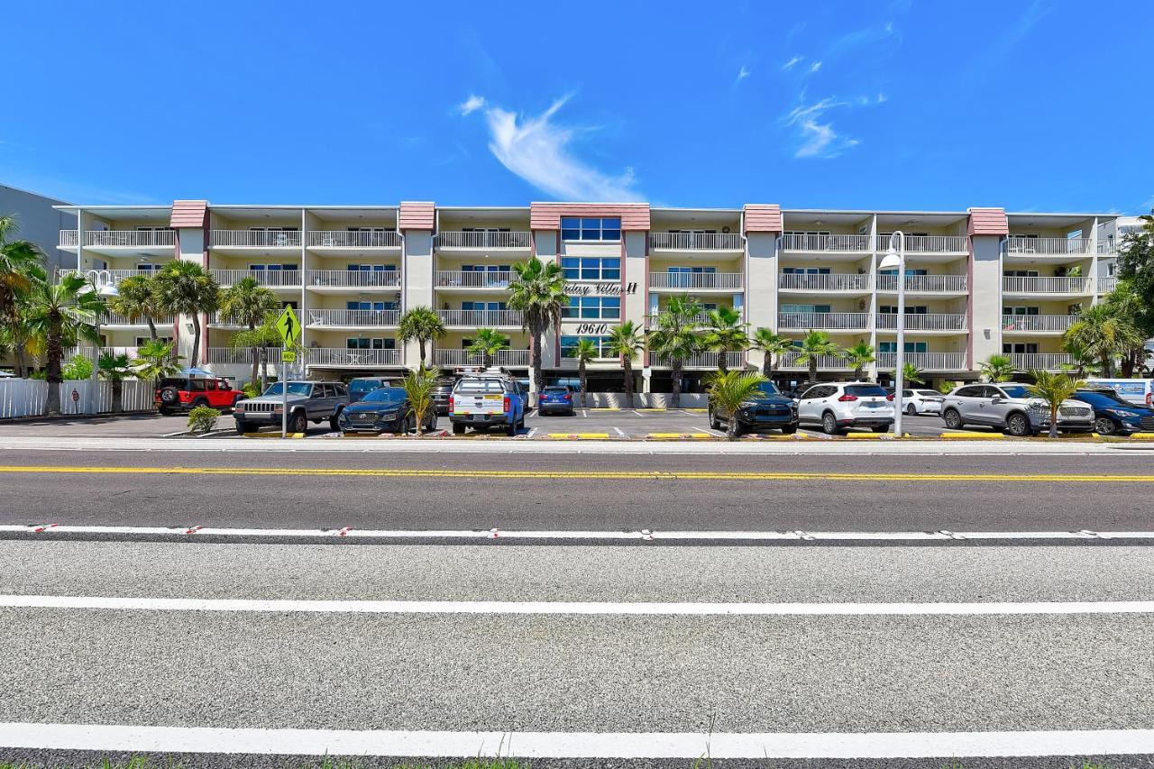 Beach Oasis - No Storm Damage & Guest Ready! Come Enjoy The Heated Pool & Relax At The Beach! Clearwater Beach Eksteriør billede