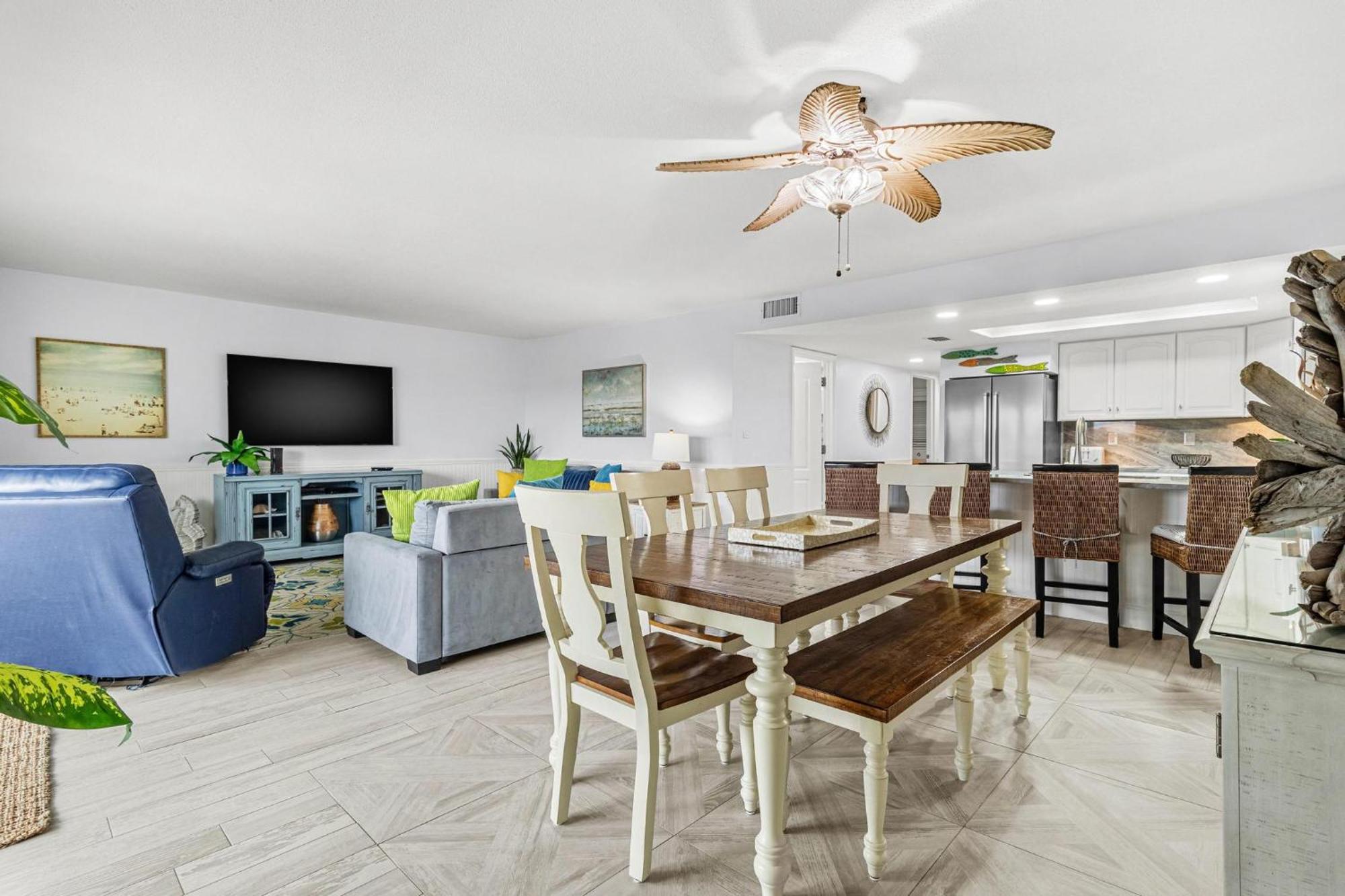 Beach Oasis - No Storm Damage & Guest Ready! Come Enjoy The Heated Pool & Relax At The Beach! Clearwater Beach Eksteriør billede